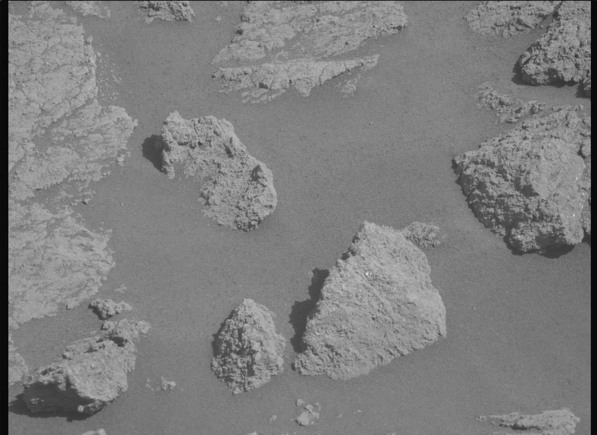 This image was taken by MCZ_LEFT onboard NASA's Mars rover Perseverance on Sol 1374