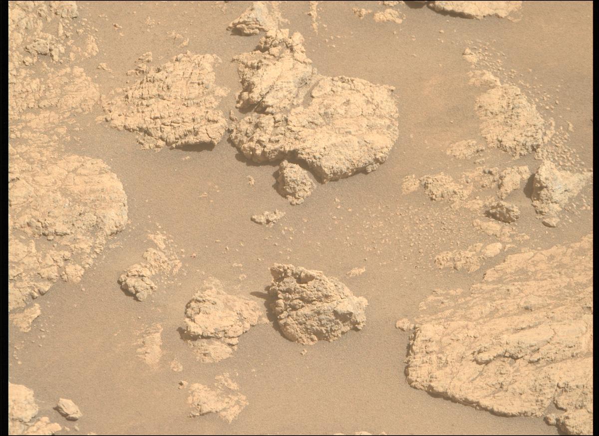 This image was taken by MCZ_RIGHT onboard NASA's Mars rover Perseverance on Sol 1374