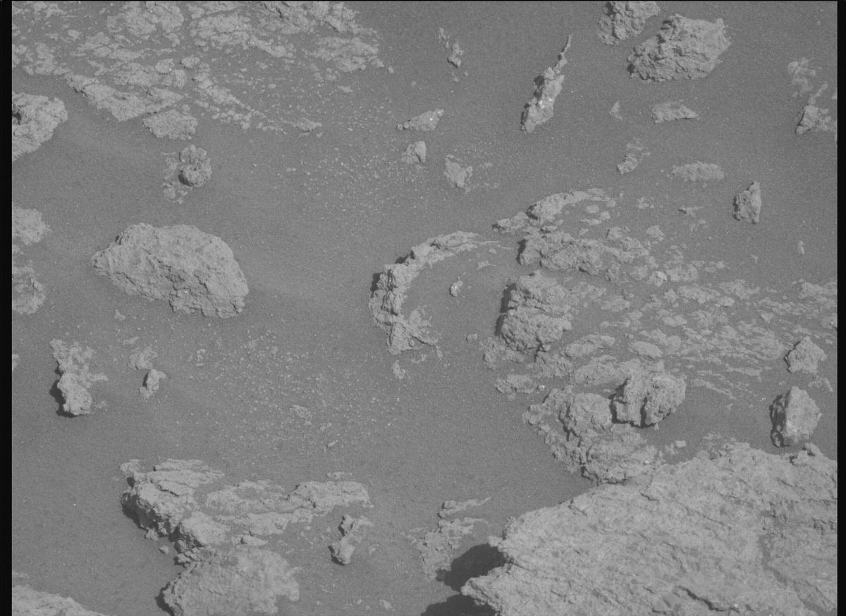 This image was taken by MCZ_RIGHT onboard NASA's Mars rover Perseverance on Sol 1374