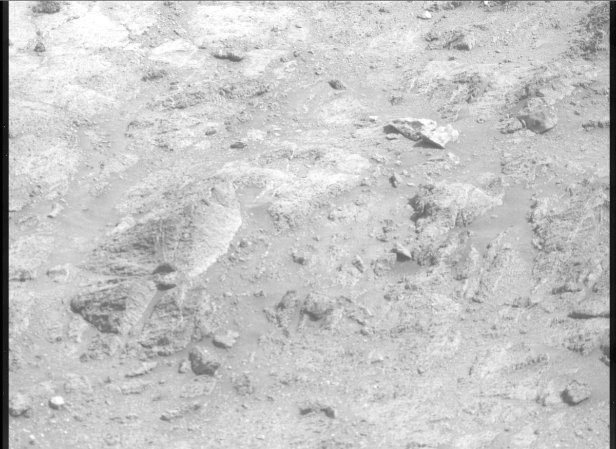 This image was taken by MCZ_RIGHT onboard NASA's Mars rover Perseverance on Sol 1375