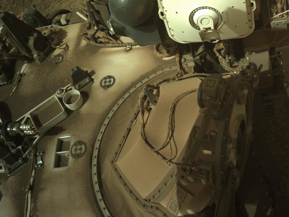 This image was taken by NAVCAM_RIGHT onboard NASA's Mars rover Perseverance on Sol 1381