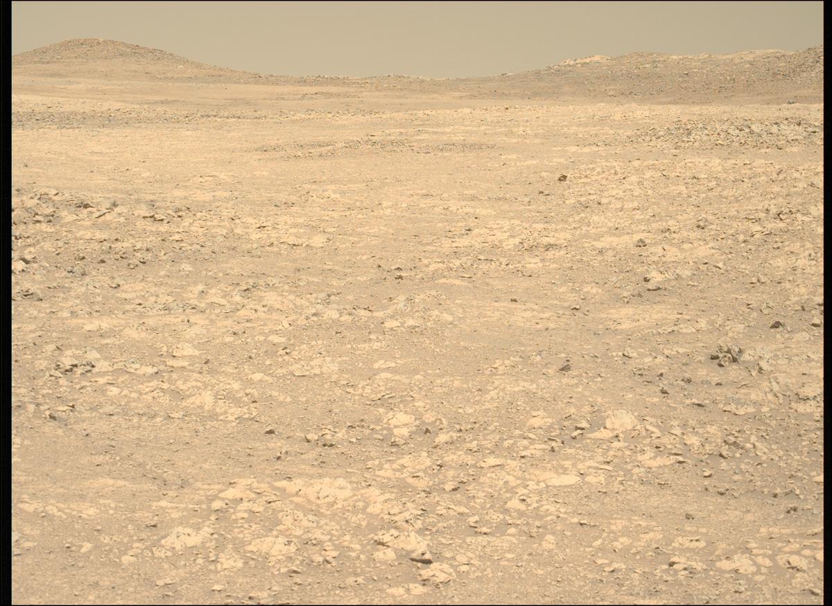 This image was taken by MCZ_LEFT onboard NASA's Mars rover Perseverance on Sol 1396