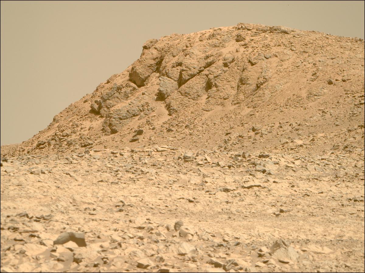 This image was taken by MCZ_RIGHT onboard NASA's Mars rover Perseverance on Sol 1396