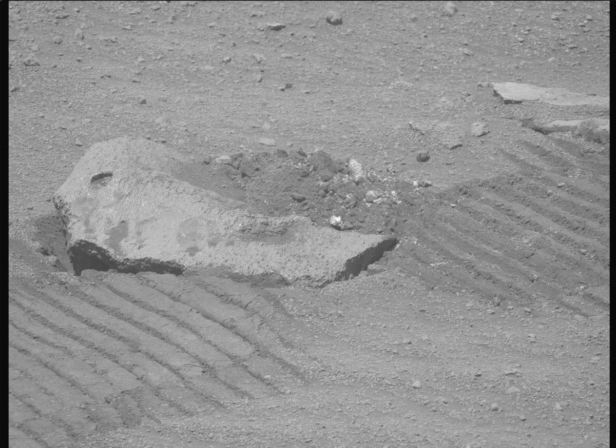 This image was taken by MCZ_LEFT onboard NASA's Mars rover Perseverance on Sol 1402