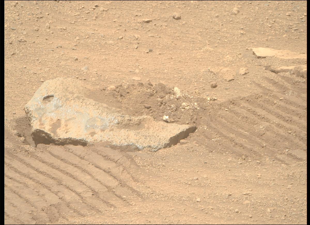 This image was taken by MCZ_RIGHT onboard NASA's Mars rover Perseverance on Sol 1402