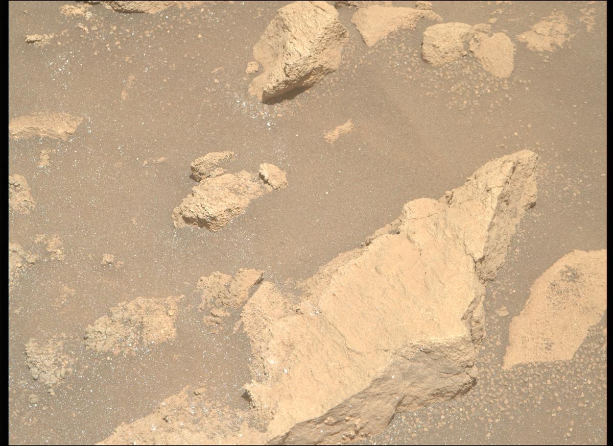 This image was taken by MCZ_RIGHT onboard NASA's Mars rover Perseverance on Sol 1405
