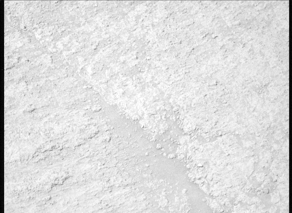 This image was taken by MCZ_LEFT onboard NASA's Mars rover Perseverance on Sol 1412