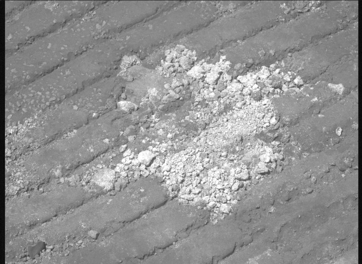 This image was taken by MCZ_LEFT onboard NASA's Mars rover Perseverance on Sol 1422