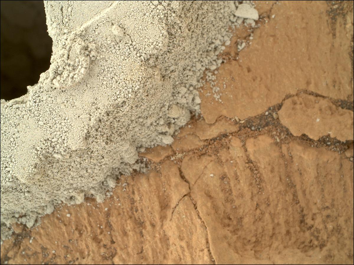This image was taken by SHERLOC_WATSON onboard NASA's Mars rover Perseverance on Sol 1424