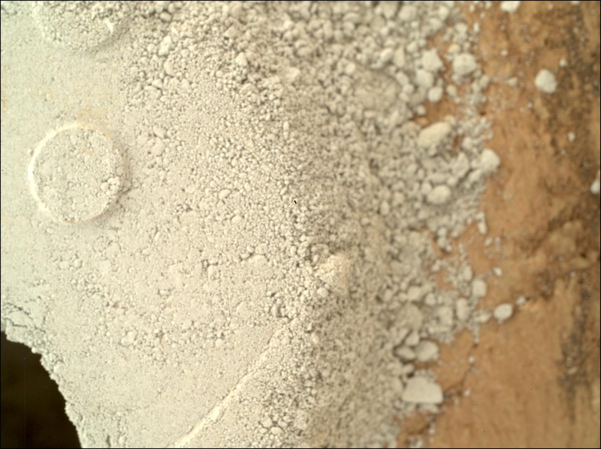 This image was taken by SHERLOC_WATSON onboard NASA's Mars rover Perseverance on Sol 1424