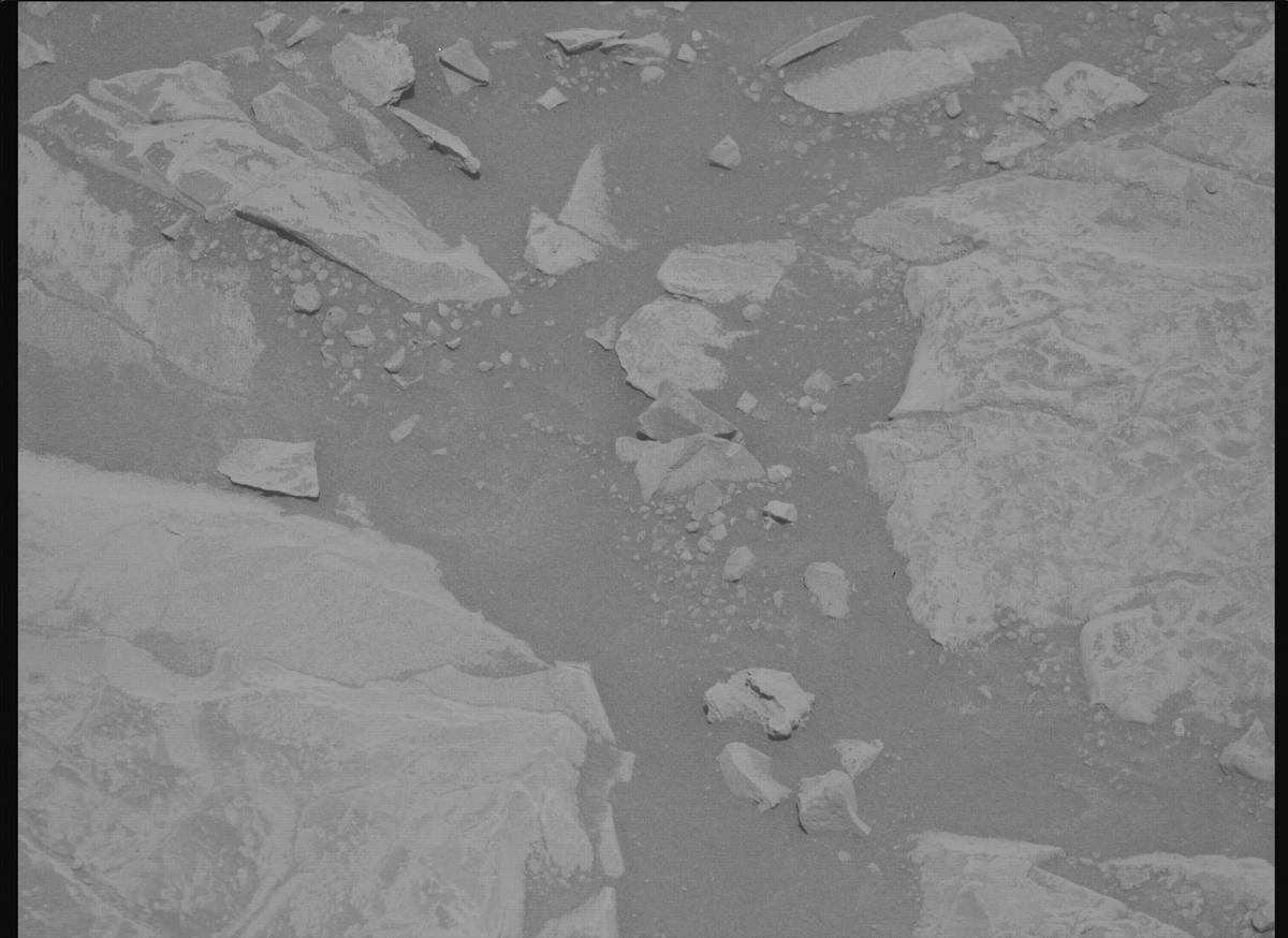 This image was taken by MCZ_RIGHT onboard NASA's Mars rover Perseverance on Sol 1436
