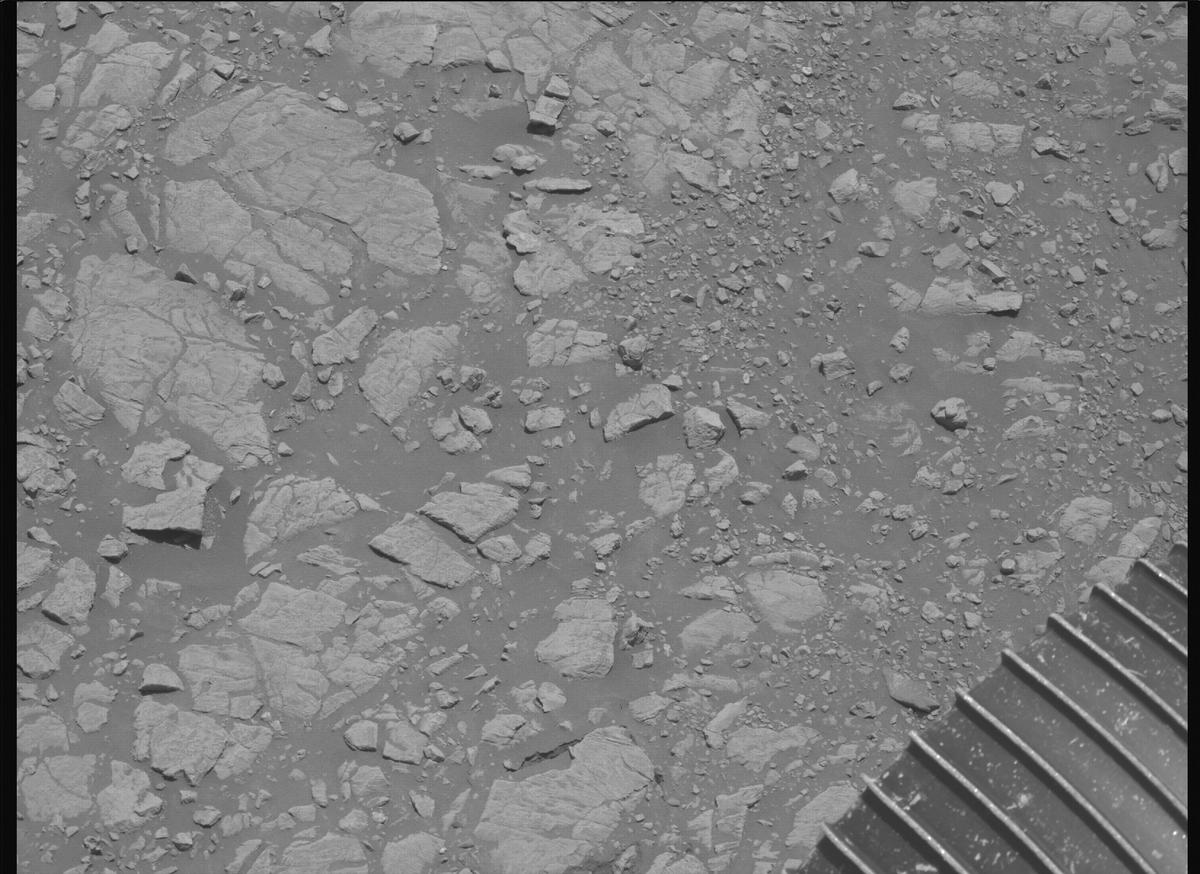 This image was taken by MCZ_LEFT onboard NASA's Mars rover Perseverance on Sol 1438