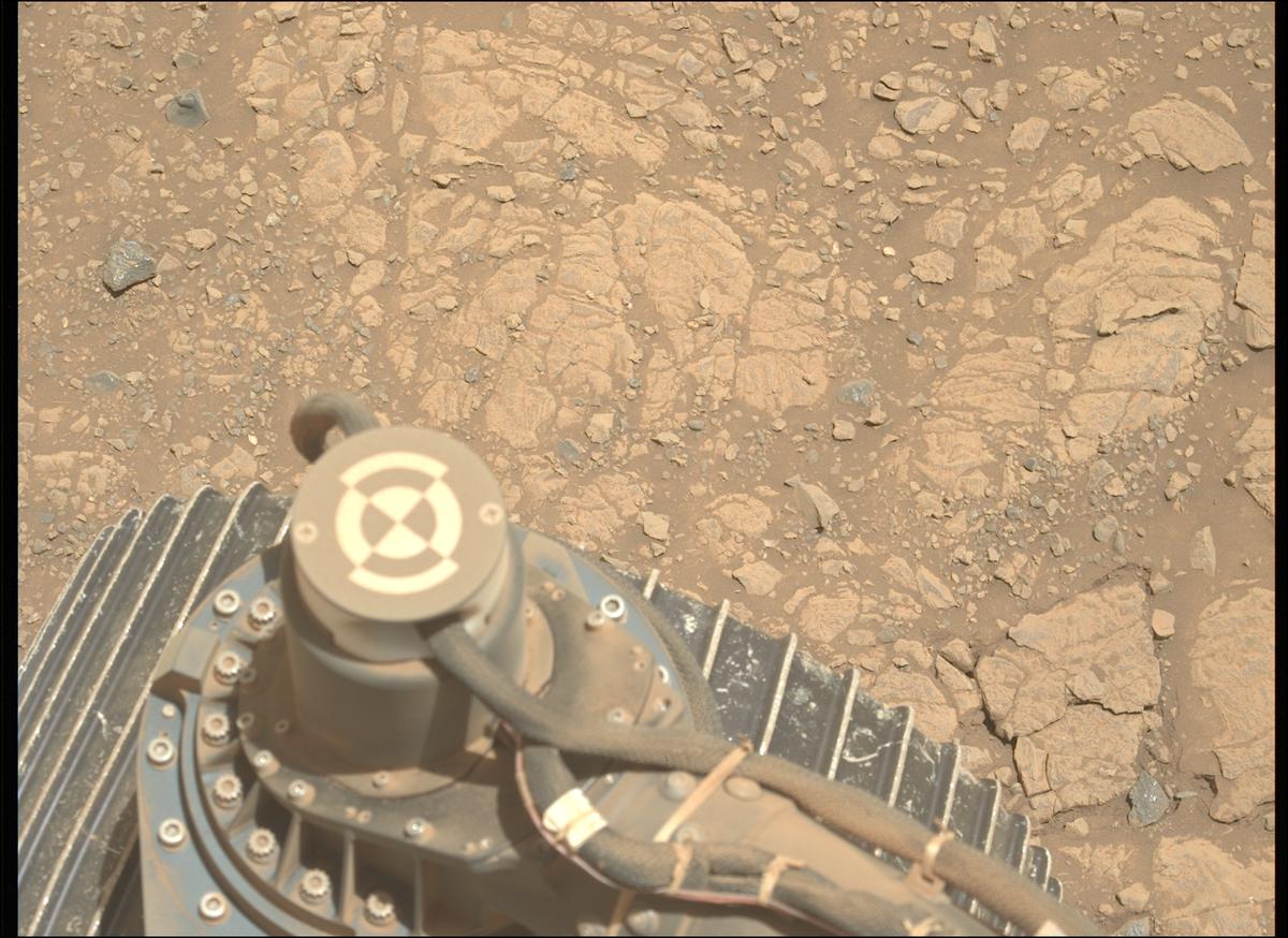 This image was taken by MCZ_LEFT onboard NASA's Mars rover Perseverance on Sol 1438