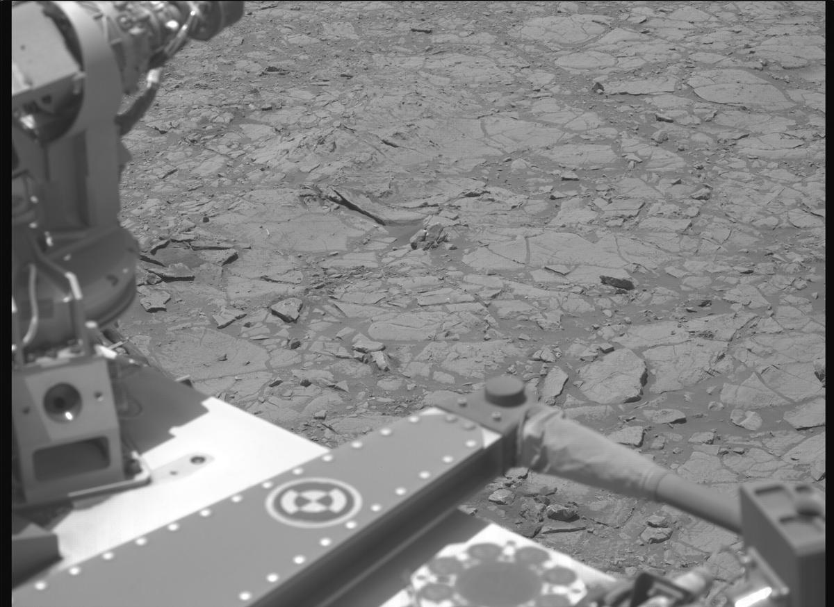 This image was taken by MCZ_RIGHT onboard NASA's Mars rover Perseverance on Sol 1438