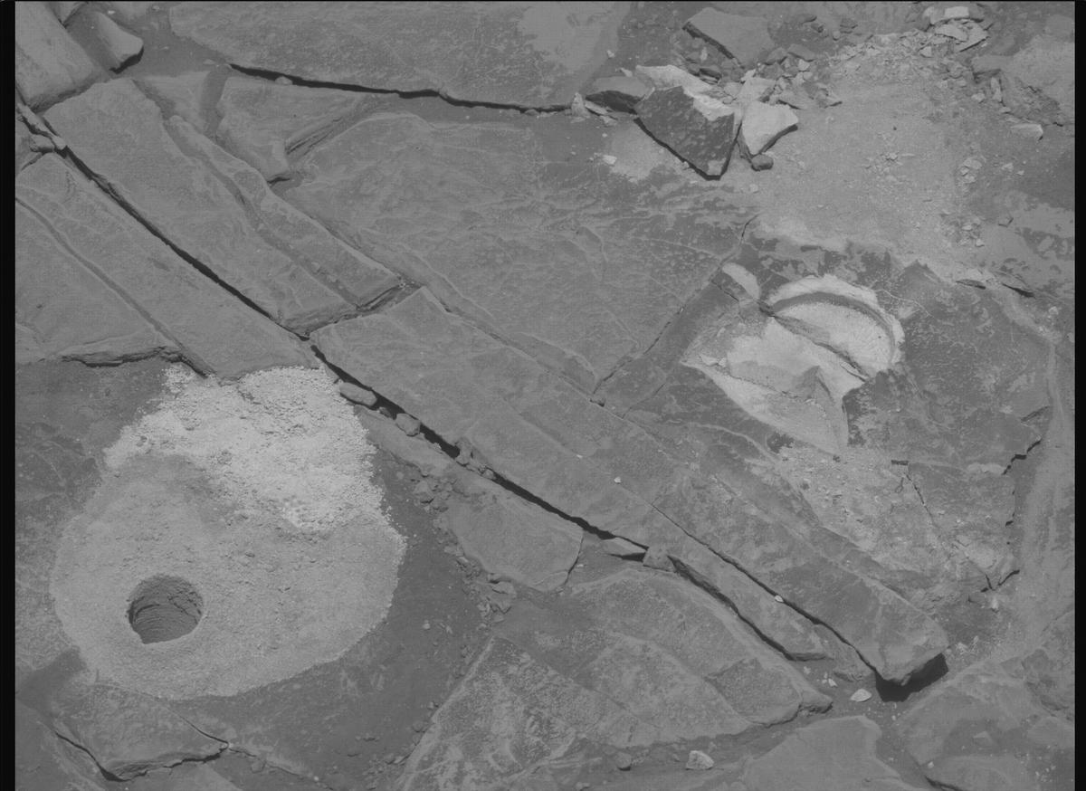 This image was taken by MCZ_LEFT onboard NASA's Mars rover Perseverance on Sol 1443