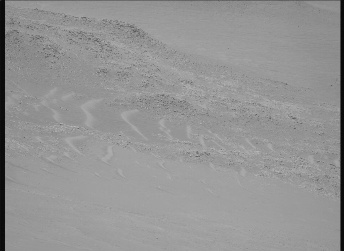 This image was taken by MCZ_RIGHT onboard NASA's Mars rover Perseverance on Sol 1453
