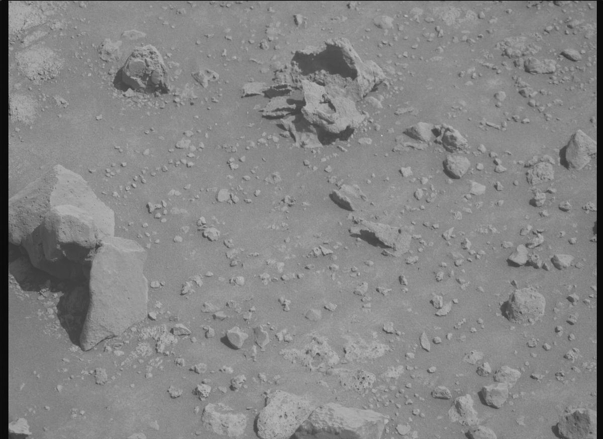 This image was taken by MCZ_RIGHT onboard NASA's Mars rover Perseverance on Sol 1454