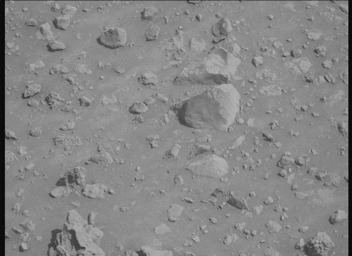 This image was taken by MCZ_RIGHT onboard NASA's Mars rover Perseverance on Sol 1454