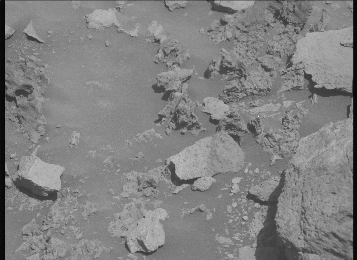 This image was taken by MCZ_LEFT onboard NASA's Mars rover Perseverance on Sol 1456