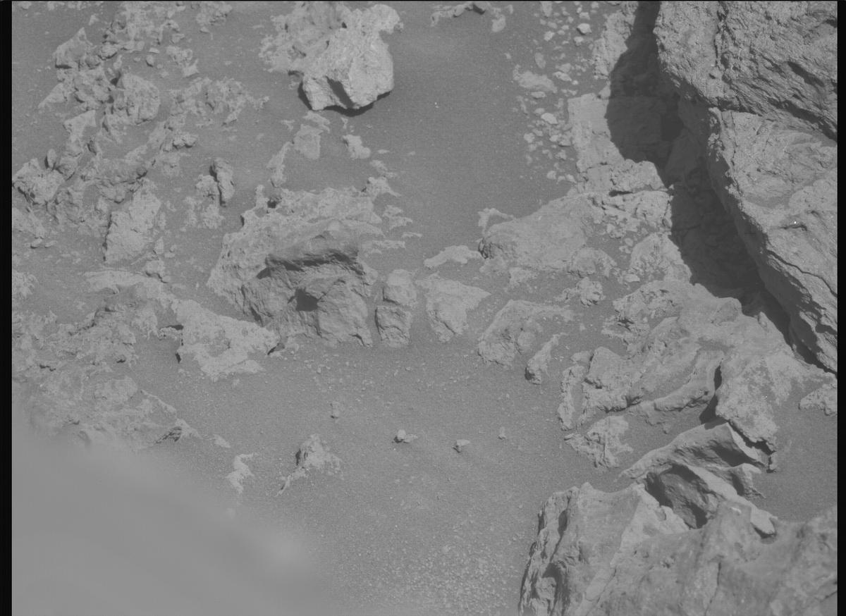 This image was taken by MCZ_LEFT onboard NASA's Mars rover Perseverance on Sol 1456