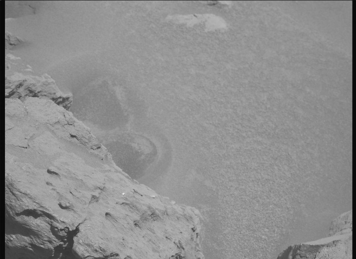 This image was taken by MCZ_LEFT onboard NASA's Mars rover Perseverance on Sol 1456