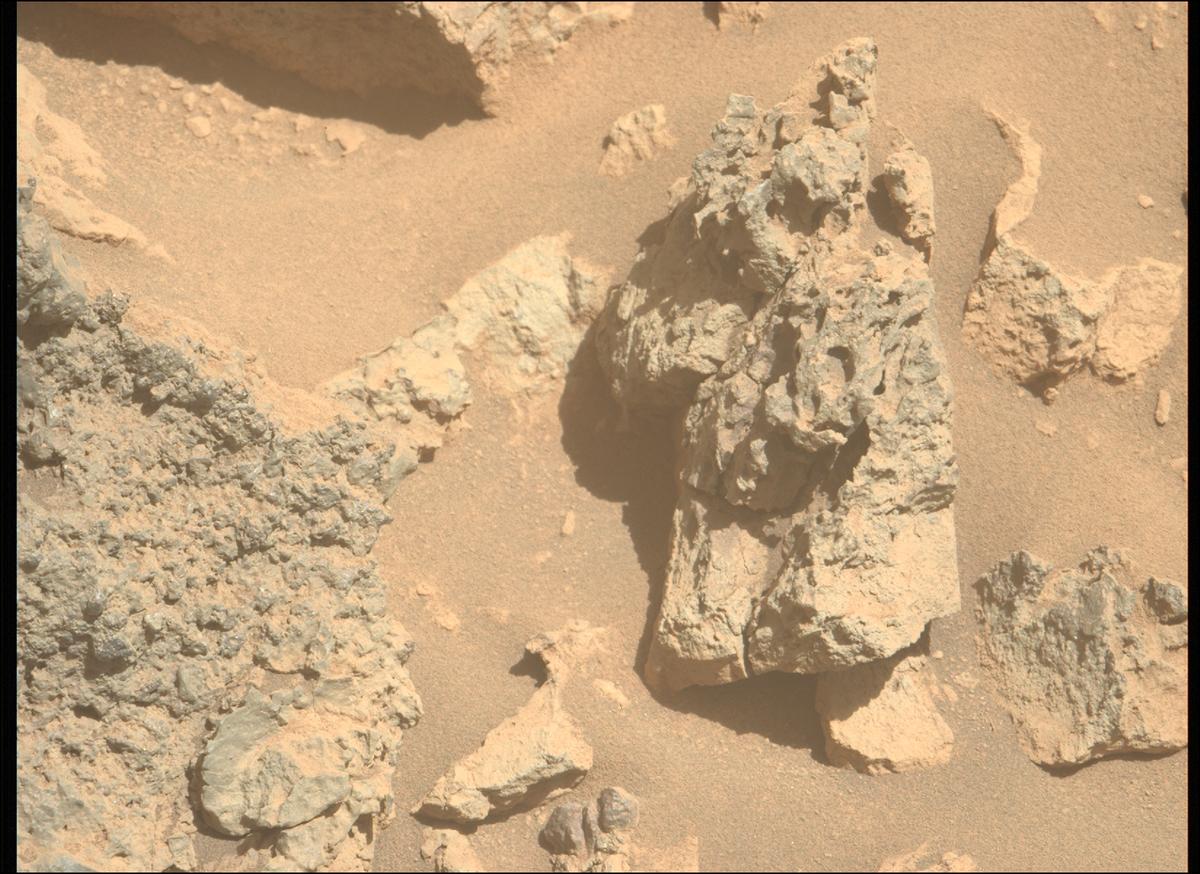 This image was taken by MCZ_LEFT onboard NASA's Mars rover Perseverance on Sol 1456