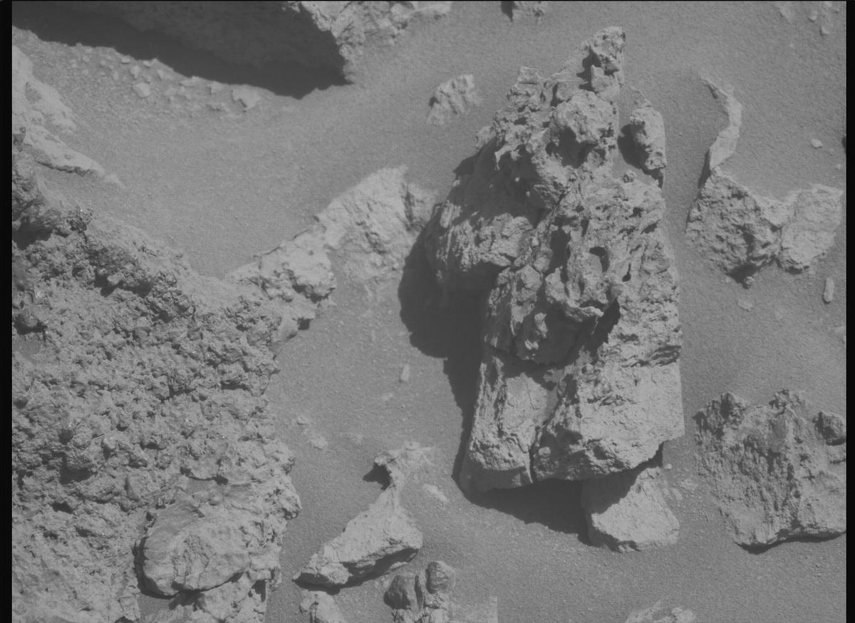 This image was taken by MCZ_LEFT onboard NASA's Mars rover Perseverance on Sol 1456