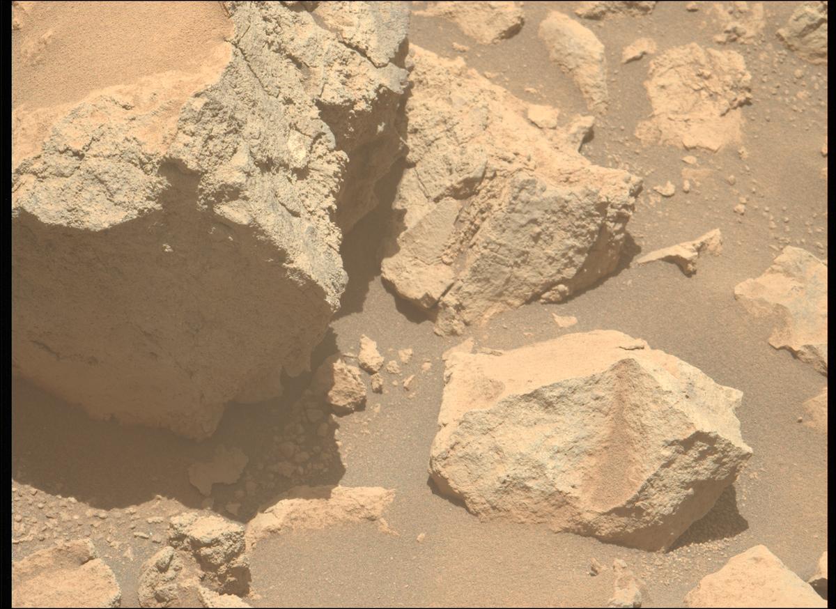 This image was taken by MCZ_LEFT onboard NASA's Mars rover Perseverance on Sol 1456