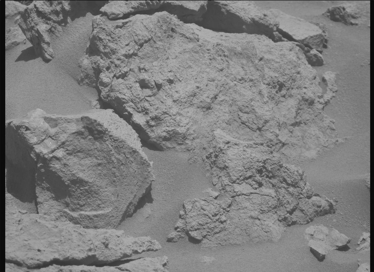 This image was taken by MCZ_RIGHT onboard NASA's Mars rover Perseverance on Sol 1456