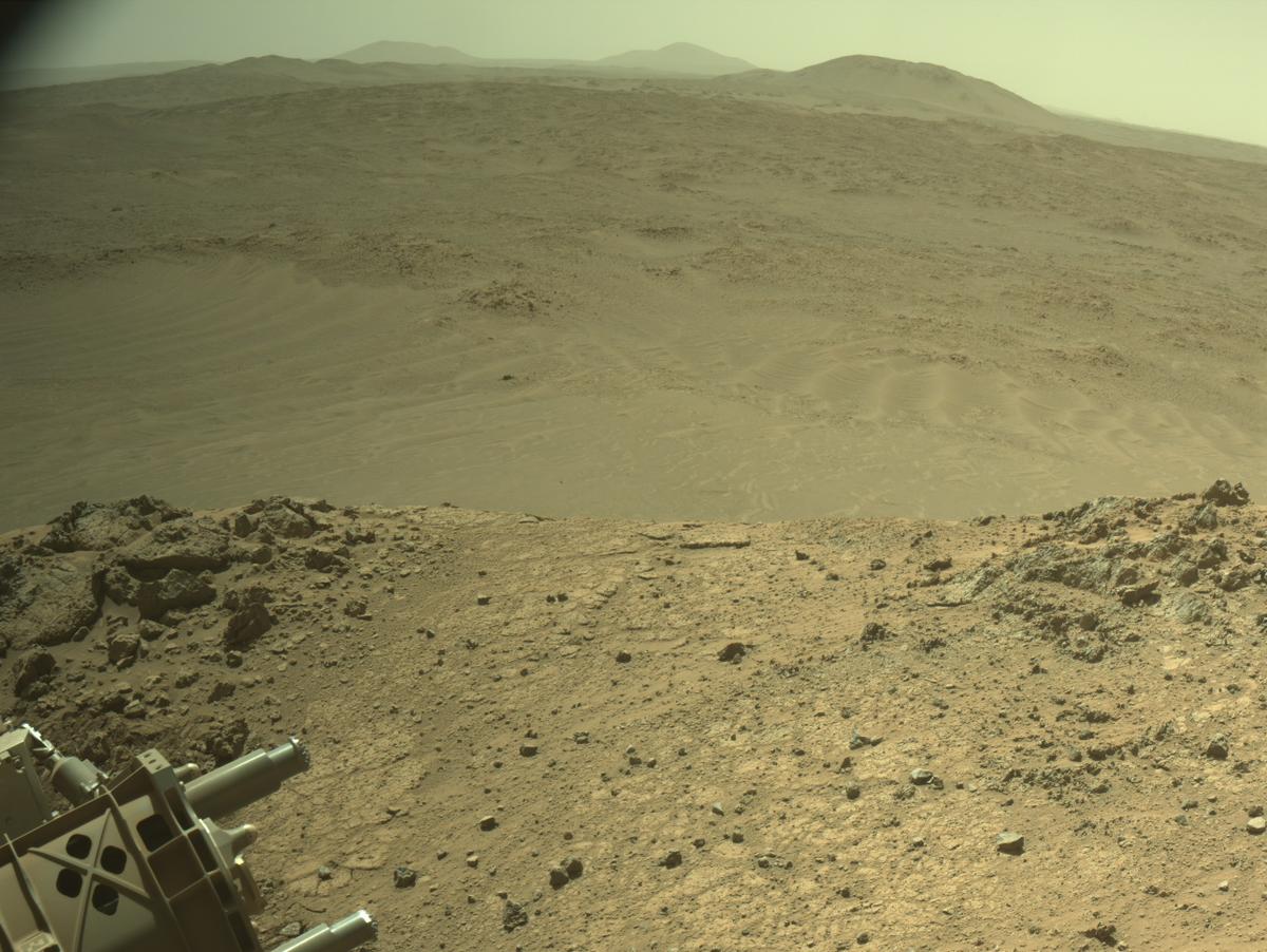 This image was taken by NAVCAM_RIGHT onboard NASA's Mars rover Perseverance on Sol 1461