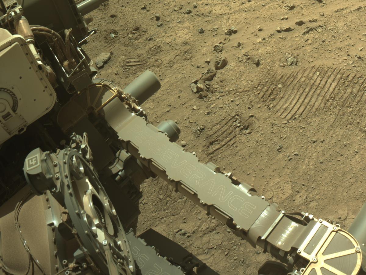 This image was taken by NAVCAM_RIGHT onboard NASA's Mars rover Perseverance on Sol 1461