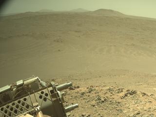 View image taken on Mars, Mars Perseverance Sol 1463: Right Navigation Camera (Navcam)