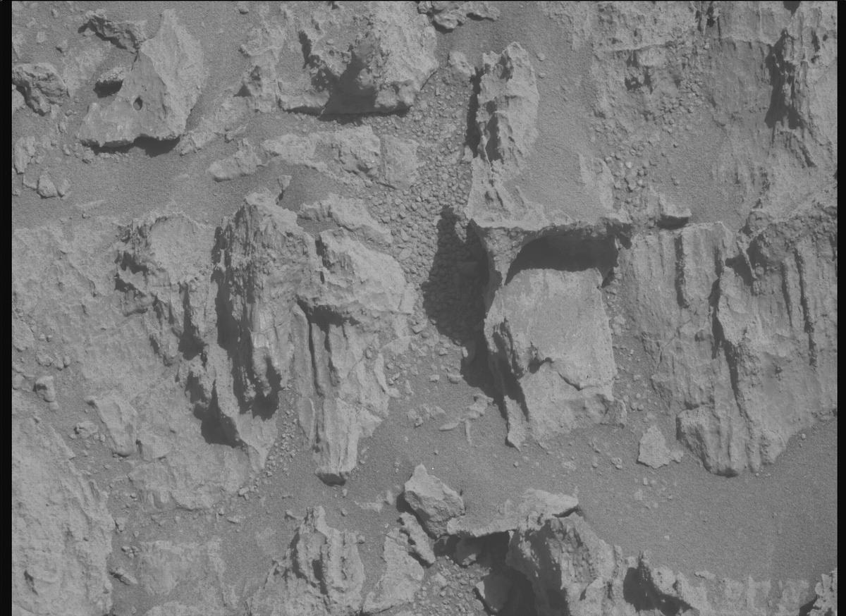 This image was taken by MCZ_RIGHT onboard NASA's Mars rover Perseverance on Sol 1466