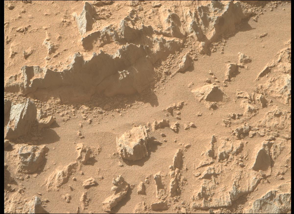 This image was taken by MCZ_RIGHT onboard NASA's Mars rover Perseverance on Sol 1466