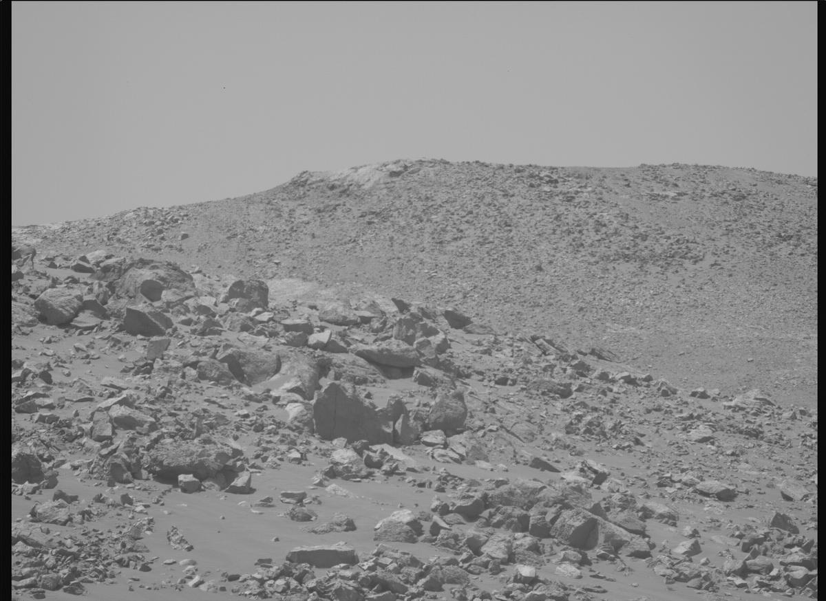 This image was taken by MCZ_LEFT onboard NASA's Mars rover Perseverance on Sol 1469