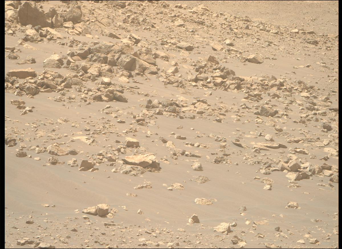 This image was taken by MCZ_RIGHT onboard NASA's Mars rover Perseverance on Sol 1469