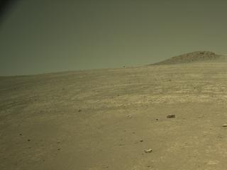 View image taken on Mars, Mars Perseverance Sol 1472: Right Navigation Camera (Navcam)