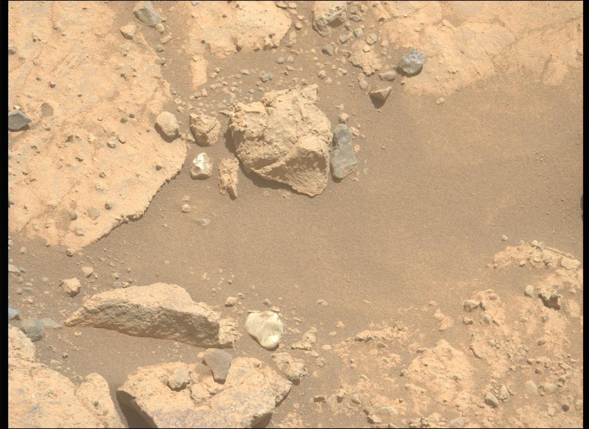 This image was taken by MCZ_LEFT onboard NASA's Mars rover Perseverance on Sol 1498