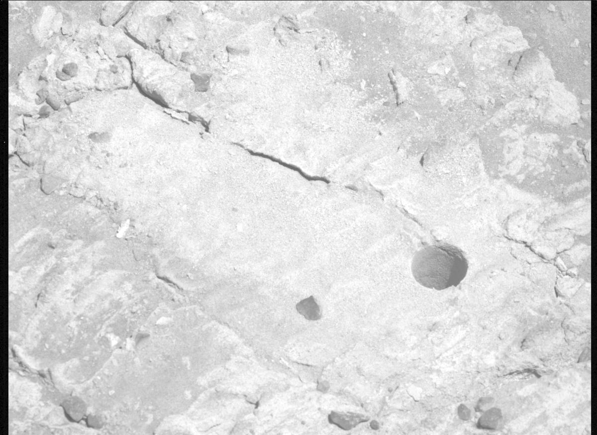 This image was taken by MCZ_LEFT onboard NASA's Mars rover Perseverance on Sol 1498