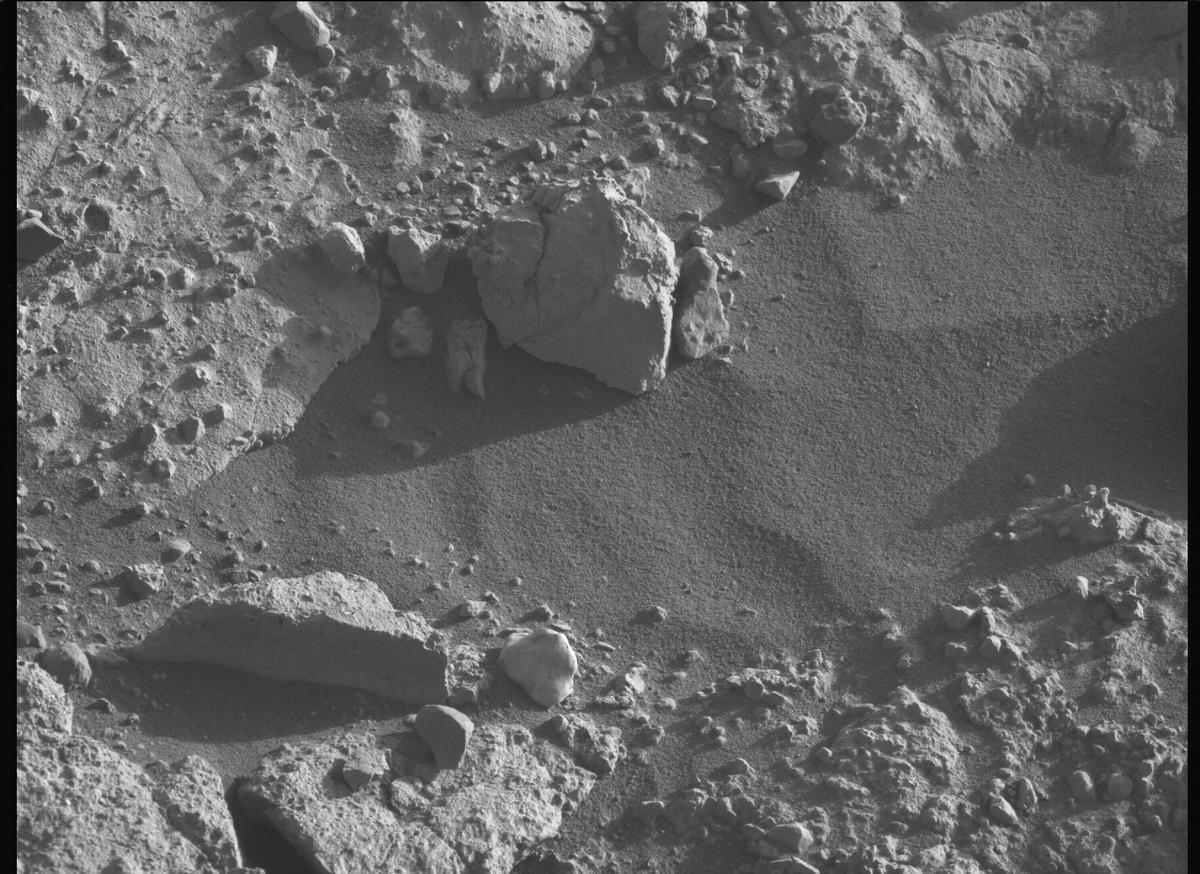 This image was taken by MCZ_LEFT onboard NASA's Mars rover Perseverance on Sol 1501