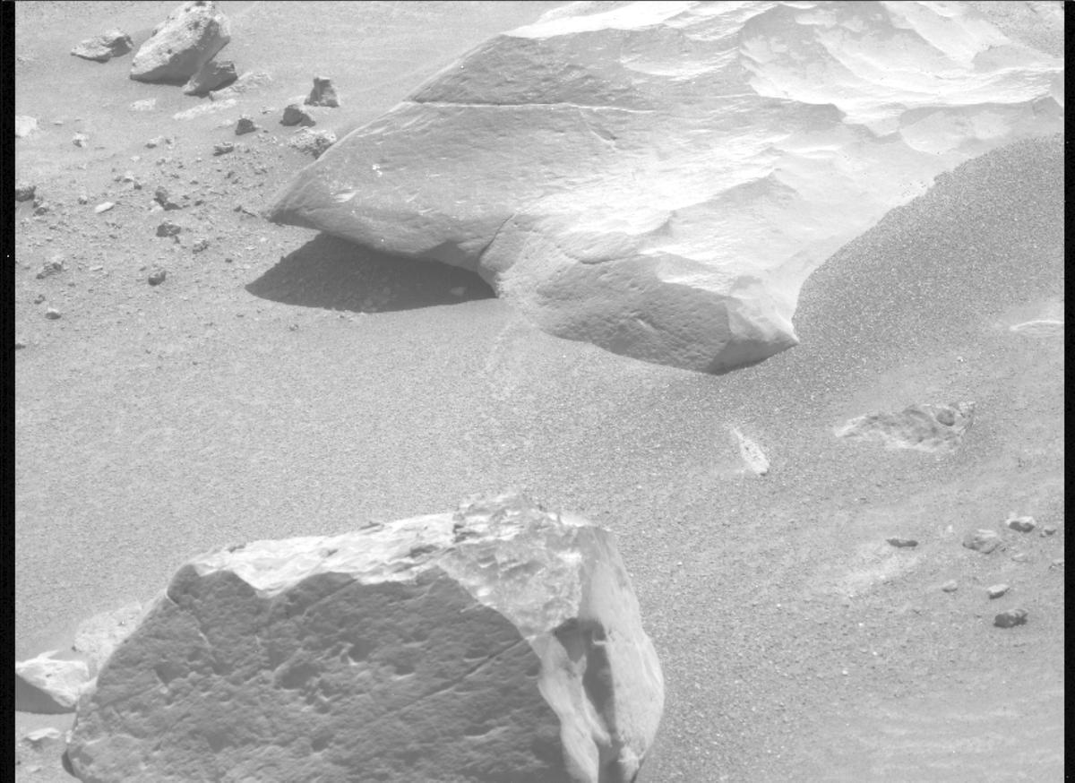 This image was taken by MCZ_LEFT onboard NASA's Mars rover Perseverance on Sol 1504