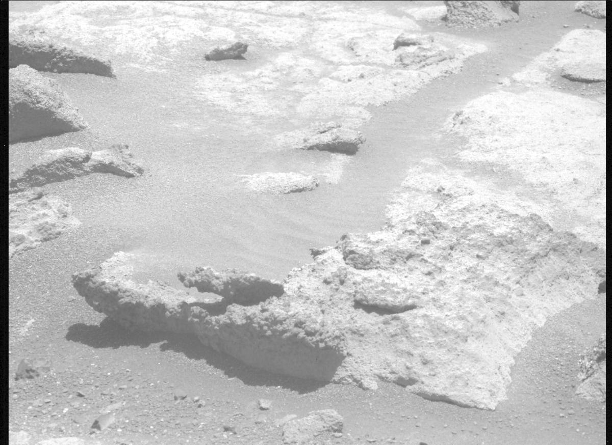 This image was taken by MCZ_LEFT onboard NASA's Mars rover Perseverance on Sol 1504