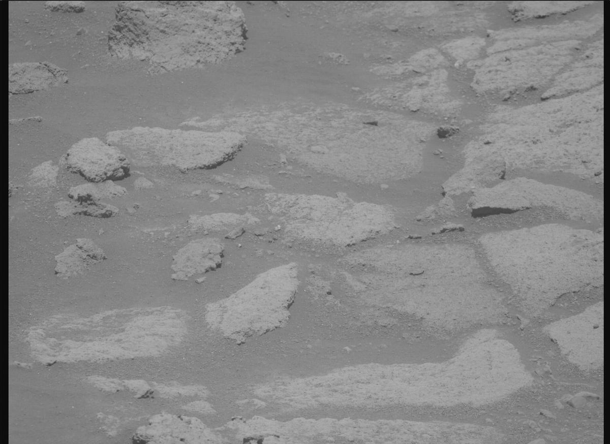 This image was taken by MCZ_RIGHT onboard NASA's Mars rover Perseverance on Sol 1504