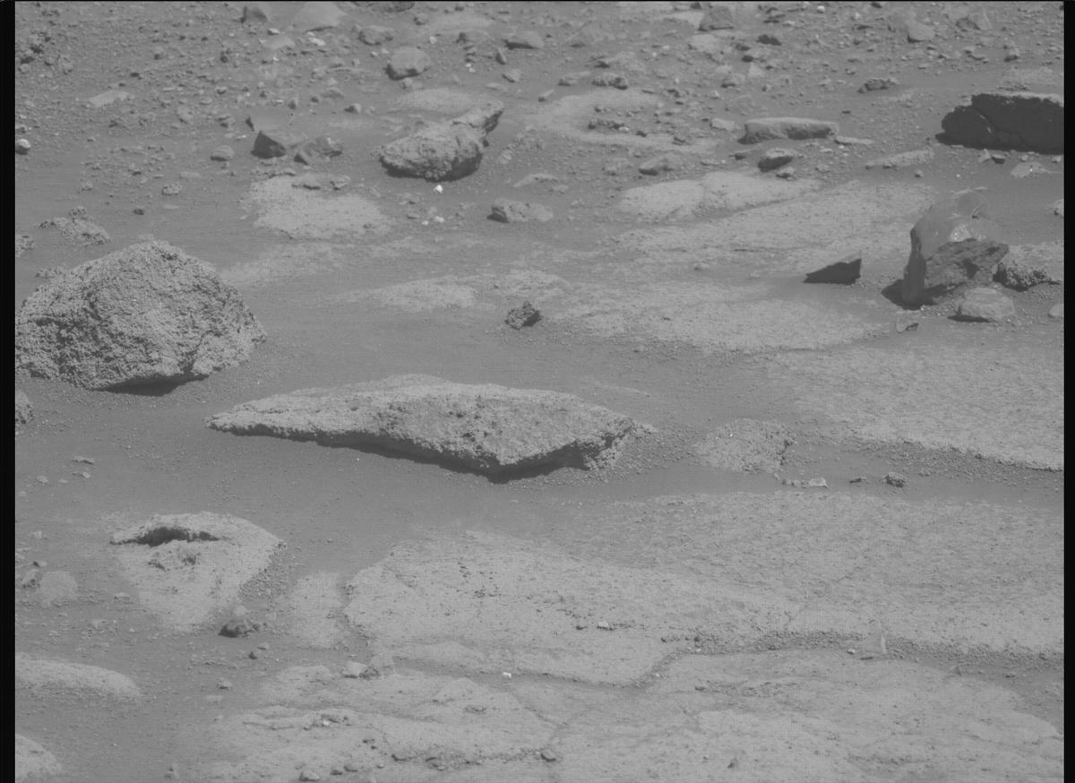 This image was taken by MCZ_LEFT onboard NASA's Mars rover Perseverance on Sol 1505