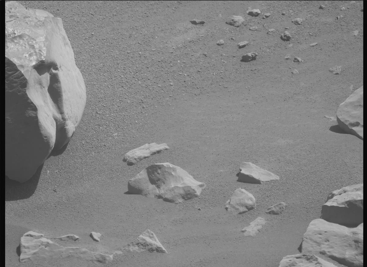 This image was taken by MCZ_LEFT onboard NASA's Mars rover Perseverance on Sol 1505