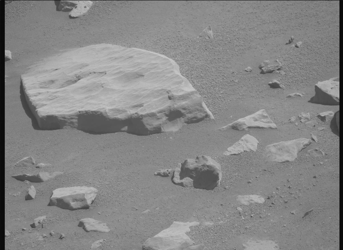 This image was taken by MCZ_RIGHT onboard NASA's Mars rover Perseverance on Sol 1505