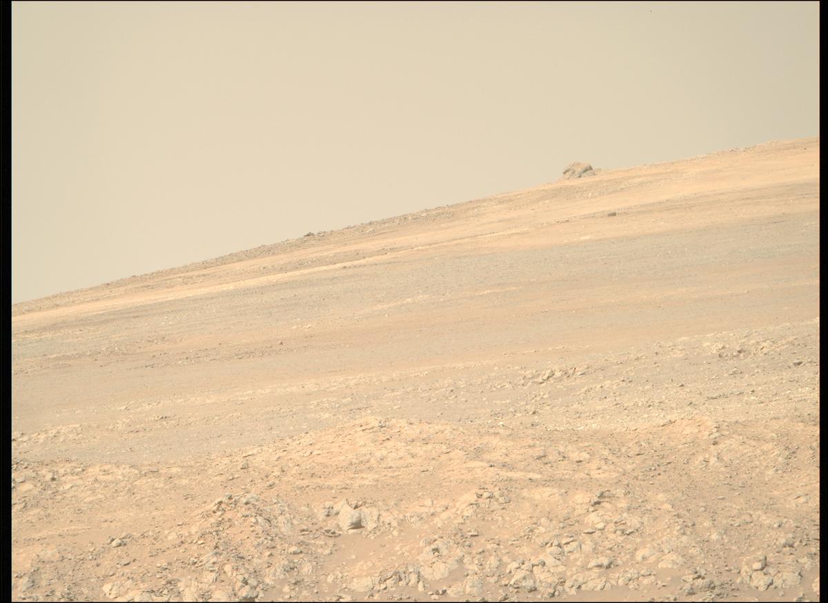 This image was taken by MCZ_RIGHT onboard NASA's Mars rover Perseverance on Sol 1505