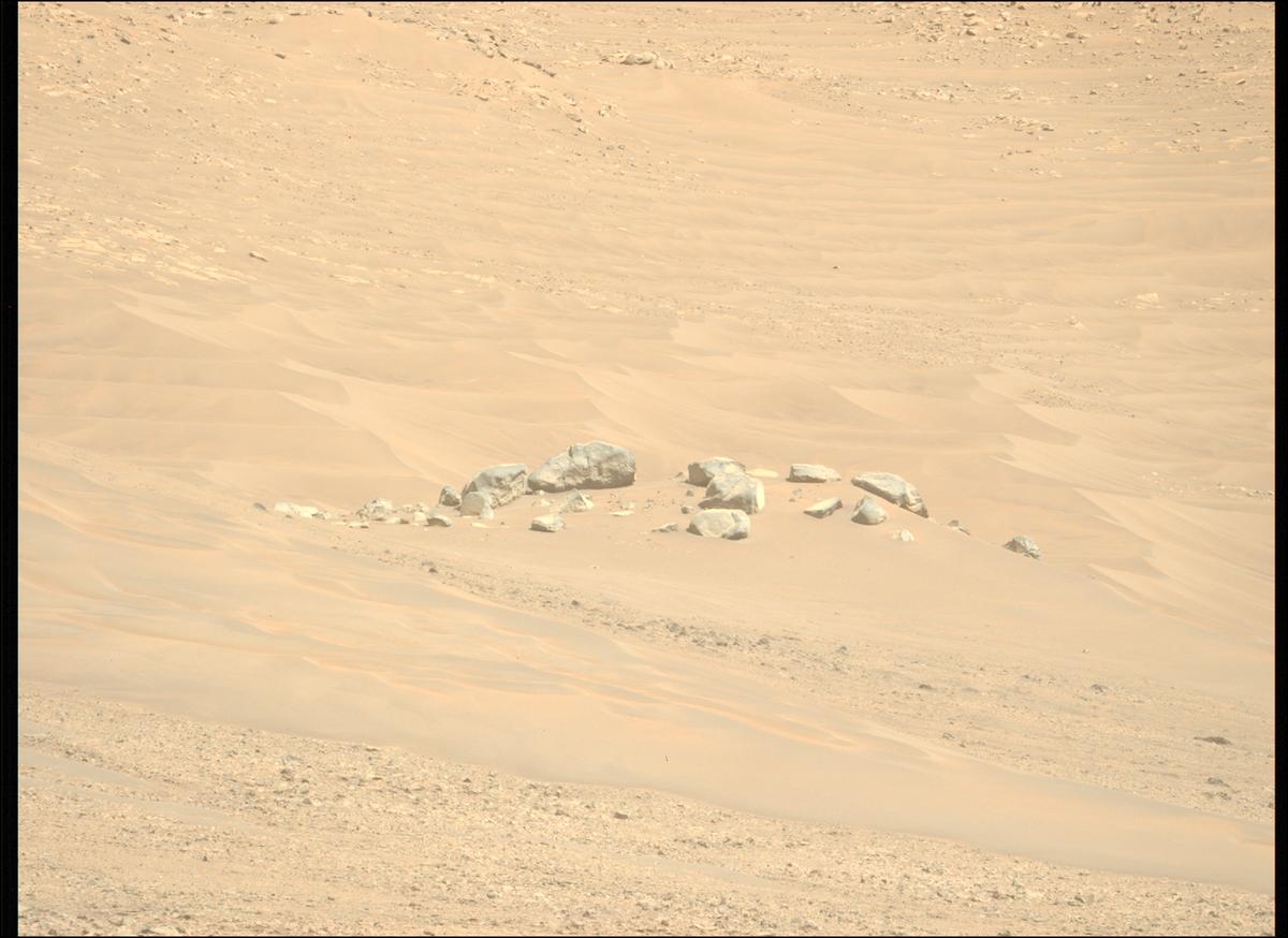 This image was taken by MCZ_LEFT onboard NASA's Mars rover Perseverance on Sol 1511