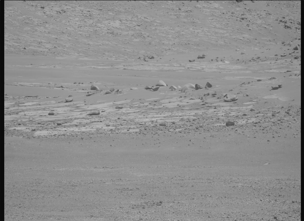This image was taken by MCZ_RIGHT onboard NASA's Mars rover Perseverance on Sol 1512