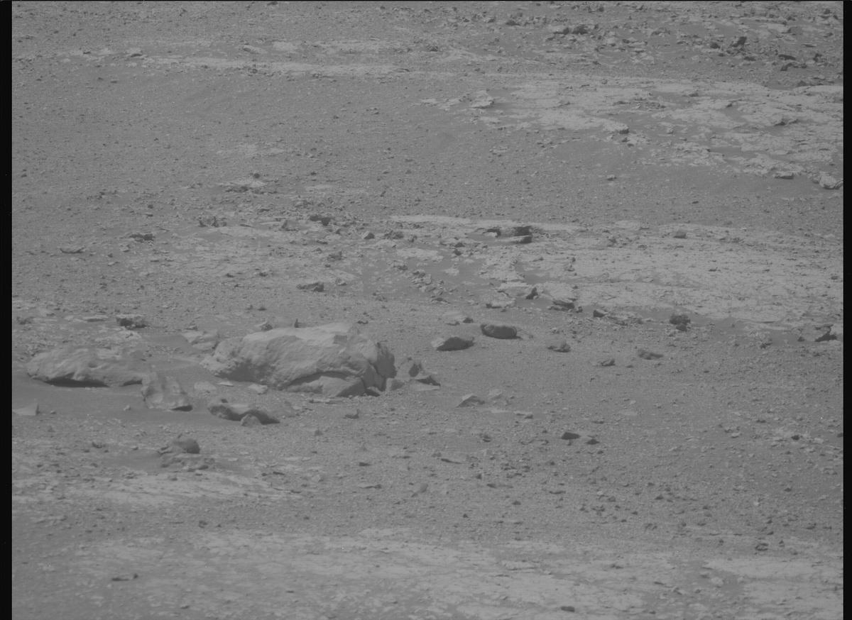 This image was taken by MCZ_RIGHT onboard NASA's Mars rover Perseverance on Sol 1512